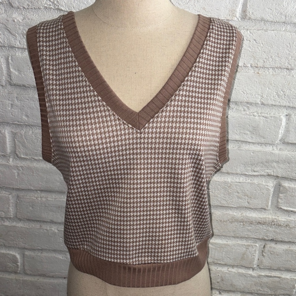 NWOT Brown Houndstooth V-Neck Sweater Vest Size XL Juniors